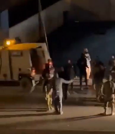 مستوطنون يعتدون على منازل المواطنين في جلود